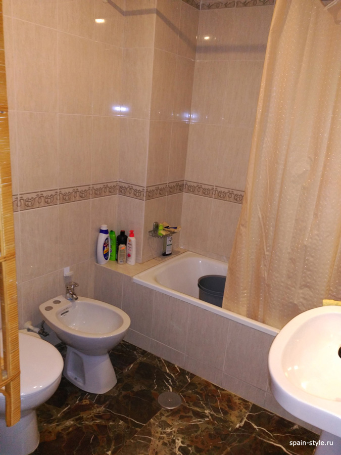 Аренда квартиры в Альмуньекаре на берегу  моря, Ванная комната