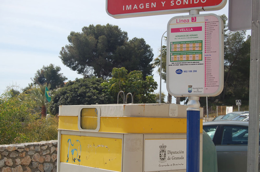 Аренда квартиры в Альмуньекаре на берегу  моря, автобусная остановка