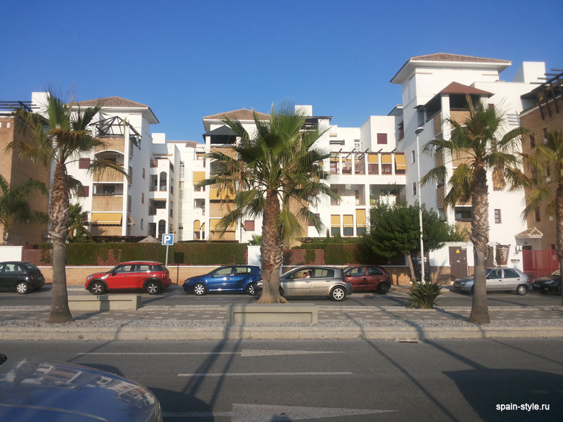 Квартира на море в Playa Granada  Golf Resort, в урбанизации