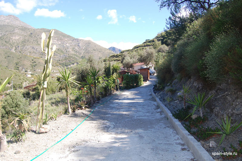 The road to the plot, Small country house in the mountain in  Nerja 