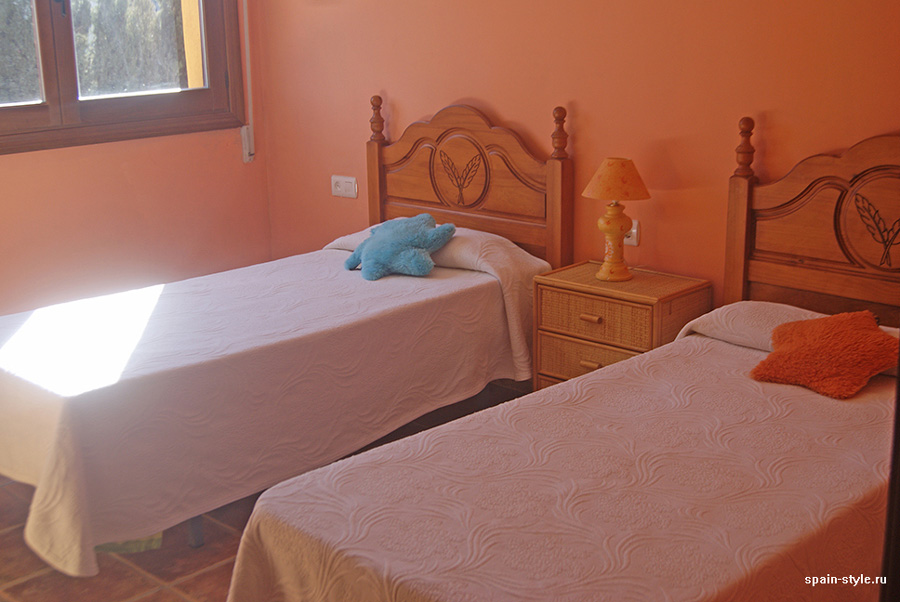 Спальня на втором этаже, Загородная вилла  в Гранаде - туристический бизнес  