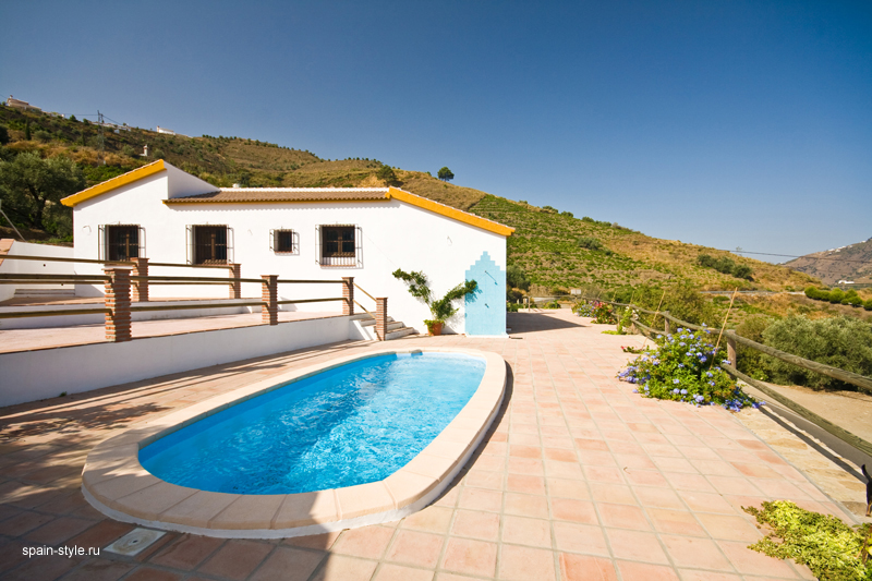  Casa rural con piscina en  Málaga,  la piscina 
