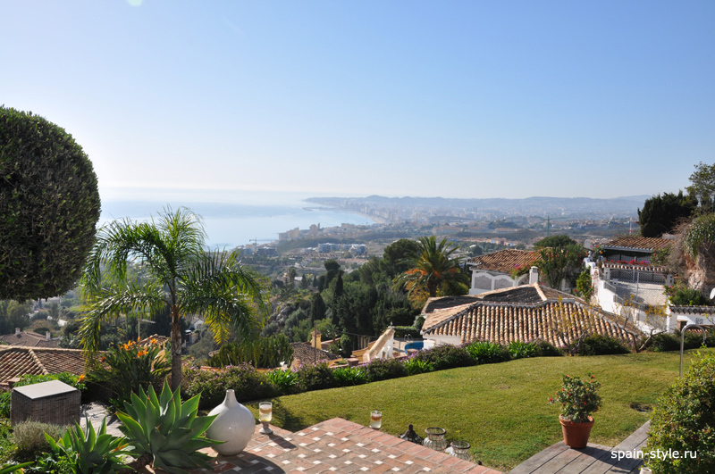 Spectacular views,  Holiday seaview villa in Benalmádena for 12 people