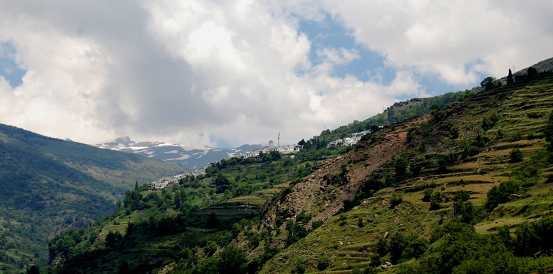 Vista a las monta&ntildeas;,  Cortijo  en Granada, Trevélez, las Alpujarras
