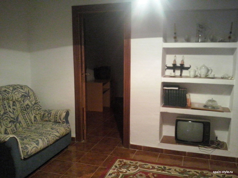 A room, Agricultural farm with a farmhouse in the Contraviesa