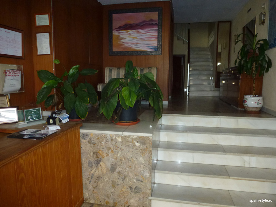 Reception,   2-Star Hotel for sale near the beach in Granada 