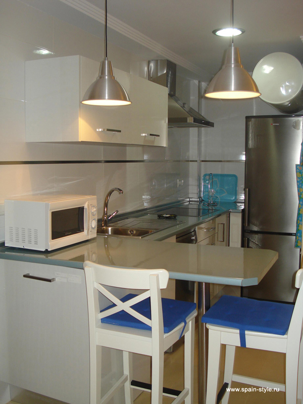 Alquilar Nuevo apartamento de dos dormitorios playa Burriana,   Cocina
