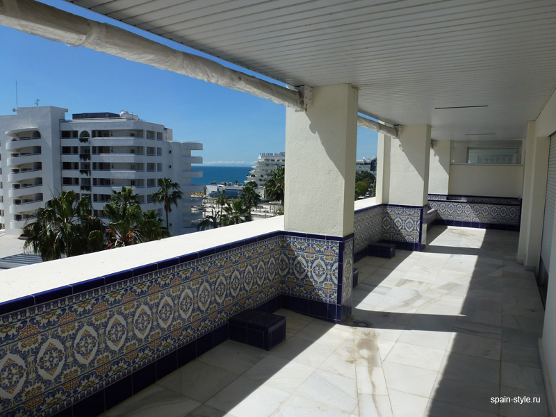Terrace, Luxury apartment for sale  in the center of Marbella