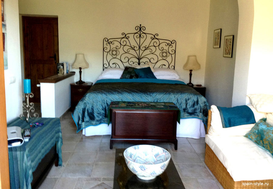 Dormitorio en los apartamentos para invitados,  Mansion de lujo en Granada