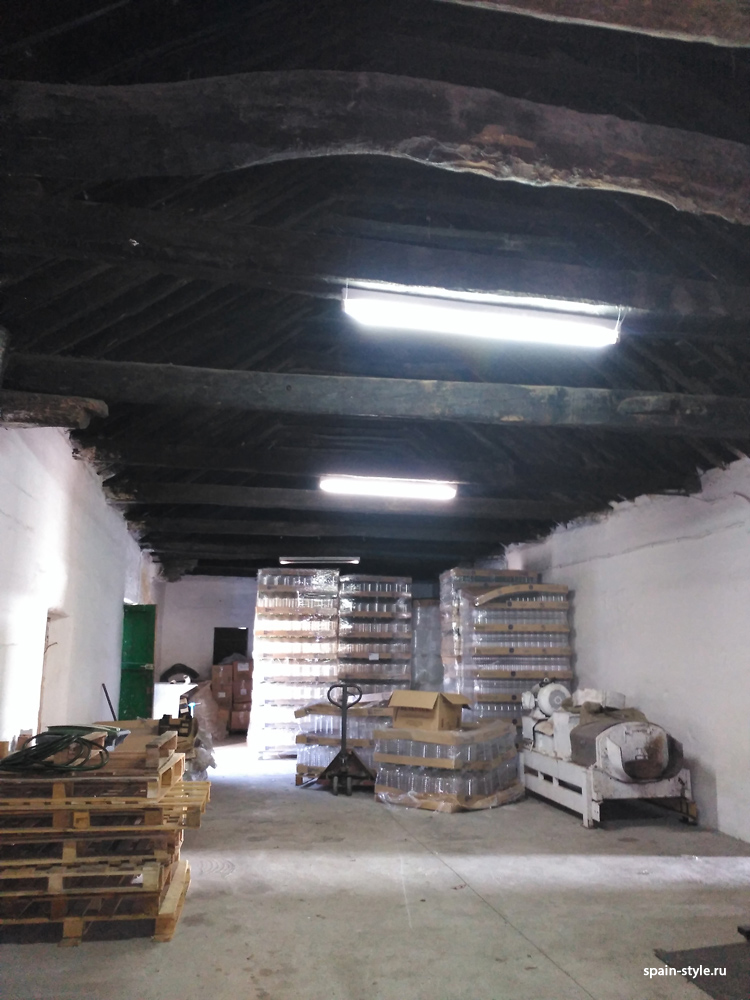 Oil mill and small winery in the  Sierra near the beach in Motril 