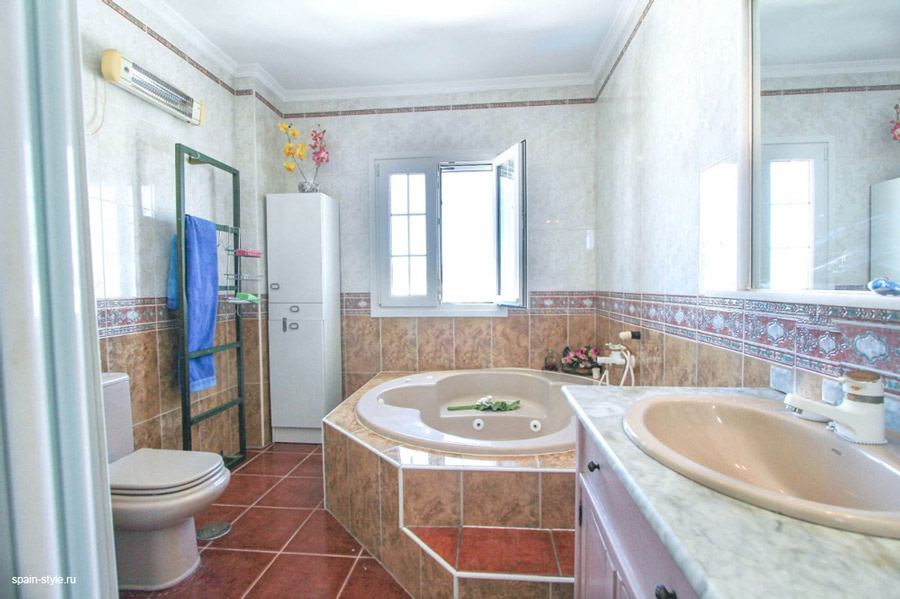 Ванная комната,  Аренда виллы летом на  пляже Бурриана, Нерха