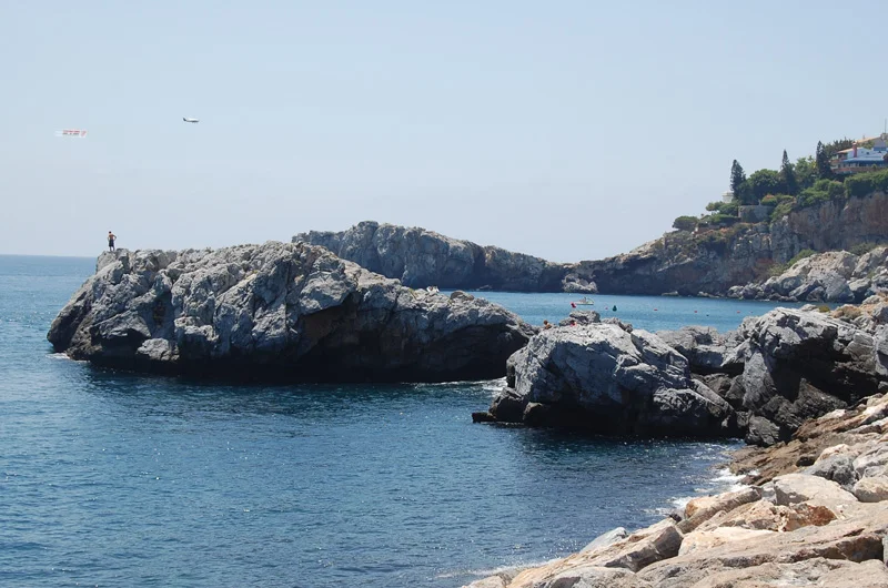 Costa rocosa en Marina del Este