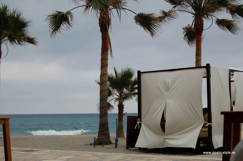 Bar en primera línea de mar en Nerja