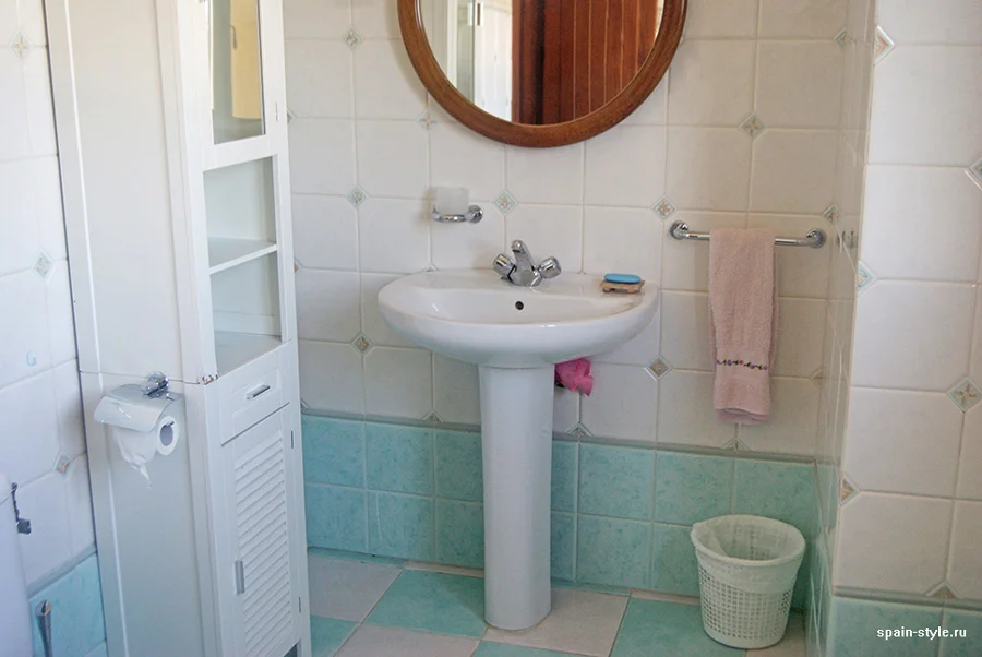 Lavabo en el baño del segundo piso