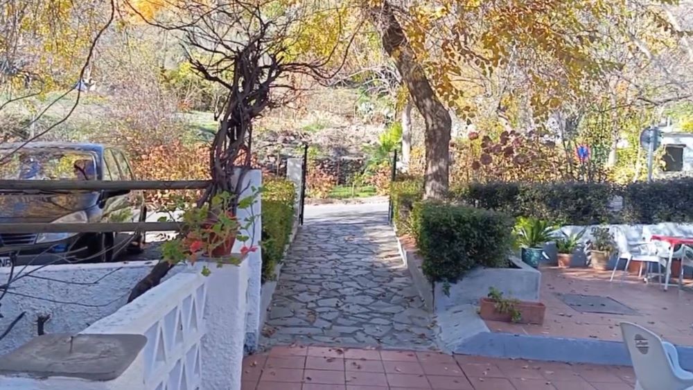 Вход в отель