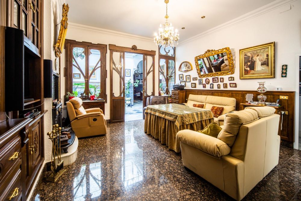 Рядный особняк в стиле ар-деко в историческом центре Ронды (Малага)